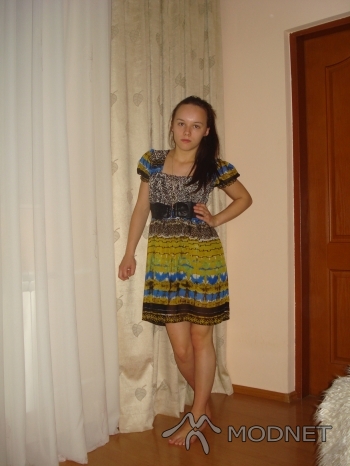 Sukienka 100% Fashion, Echo Kielce; Pasek NO NAME, CH Planty Kielce