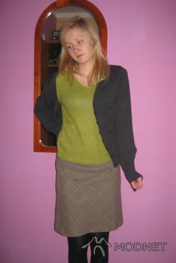 Sweter Mona, http://www.allegro.pl; Spódnica Lissa, http://www.allegro.pl; Sweter Pin up, http://www.allegro.pl