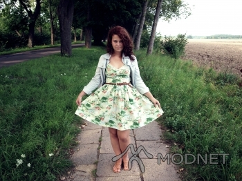 Sukienka New Look, Klif Gdynia; Buty H&M, Galaxy Szczecin