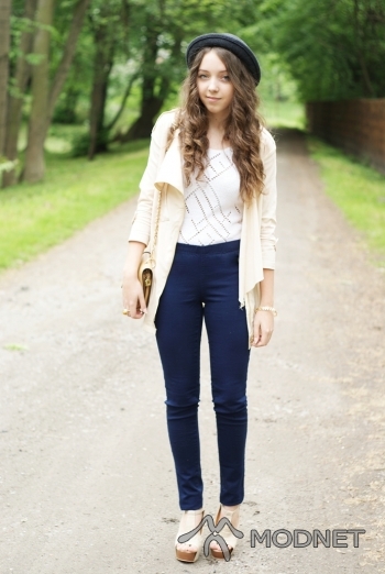 Spodnie Vero Moda, http://www.nelly.com; Buty VJ-Style, http://VJ-style.com