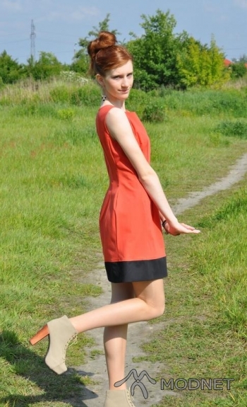 Botki wholesale dress, http://wholesale-dress.net; Sukienka TB SPORT, http://www.tbsport.pl