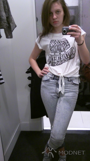 T-shirt H&M, Lublin Plaza Lublin; Jeansy H&M, Lublin Plaza Lublin