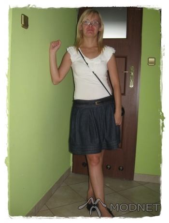 Baleriny CCC, CCC Wągrowiec; Spódnica Zara, http://www.allegro.pl; Pasek Top Secret, http://www.topsecret.pl