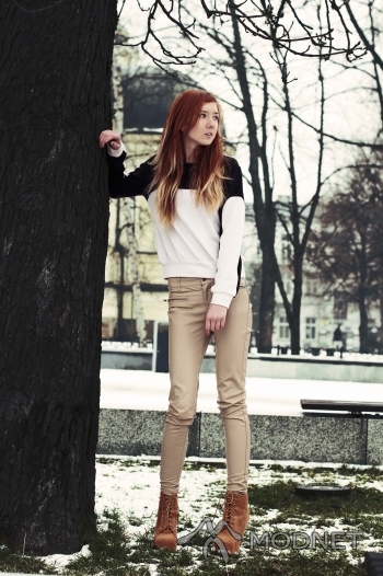 Spodnie, http://www.stylepit.pl/girl; Sweter, http://www.stylshop.pl/; Botki, http://www.ibuciki.pl