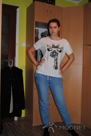 Spodnie C&A, Auchan Rumia; T-shirt Bon Prix, http://www.bonprix.pl